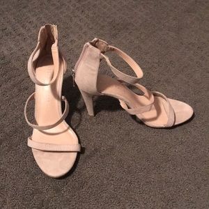 Kelly & Katie KK Cleo Nude